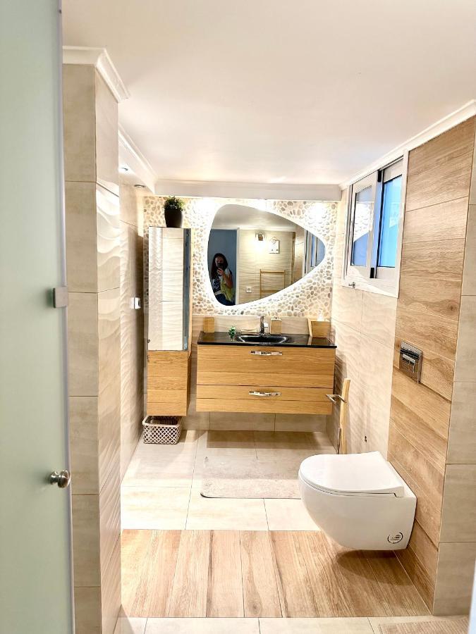 Cozy Apartment With Parking Near The City Center Atena Exterior foto