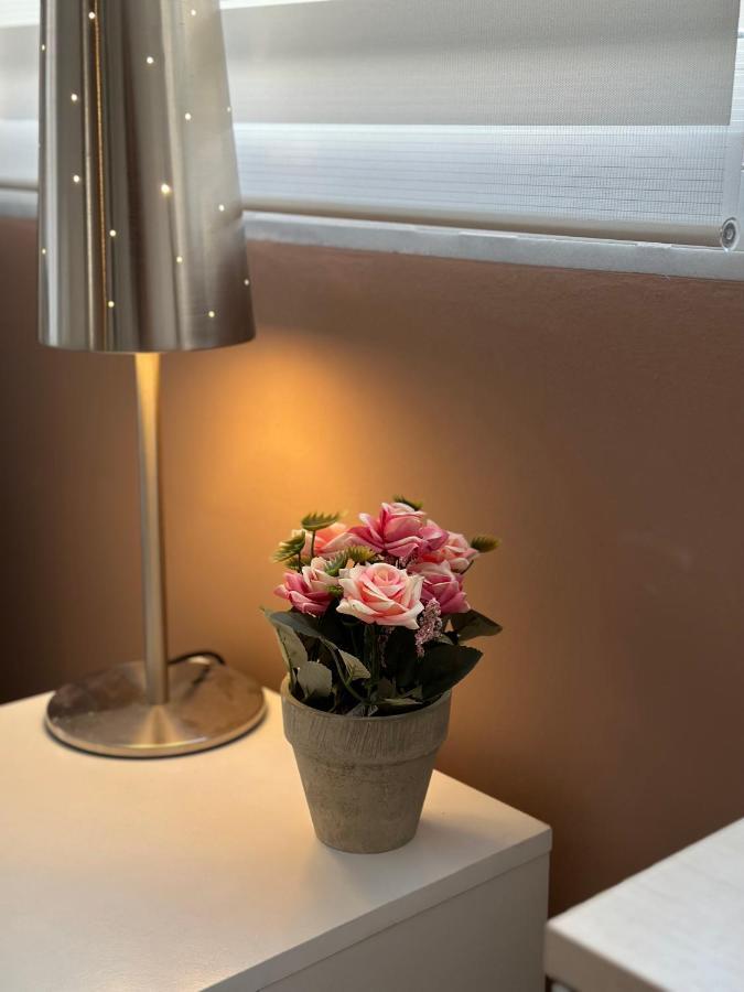 Cozy Apartment With Parking Near The City Center Atena Exterior foto