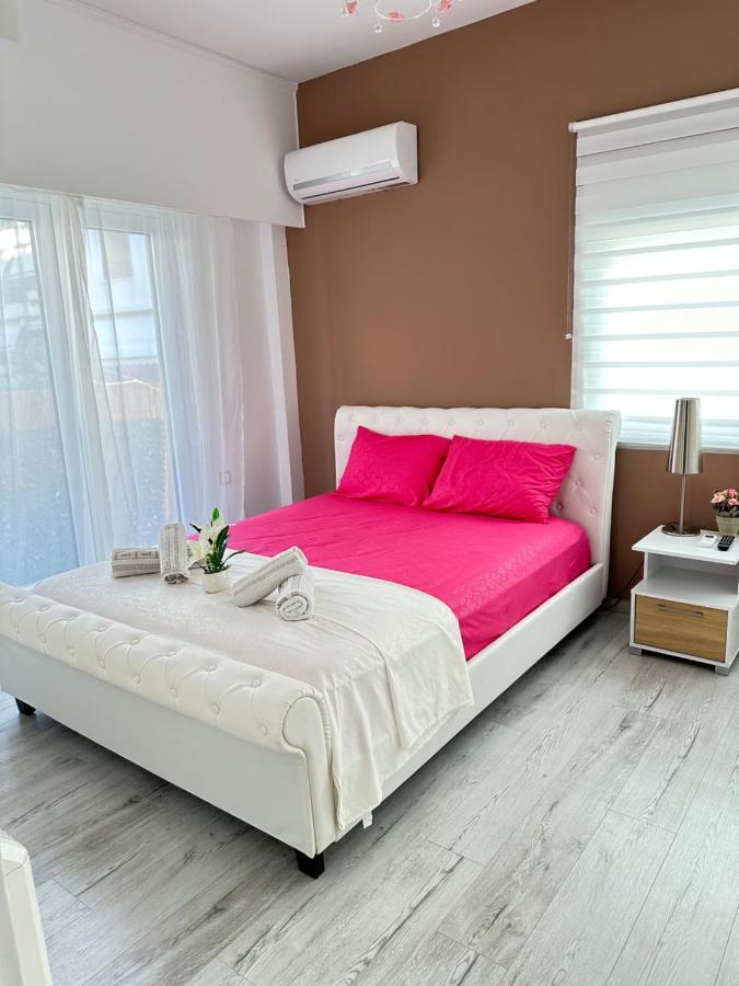 Cozy Apartment With Parking Near The City Center Atena Exterior foto